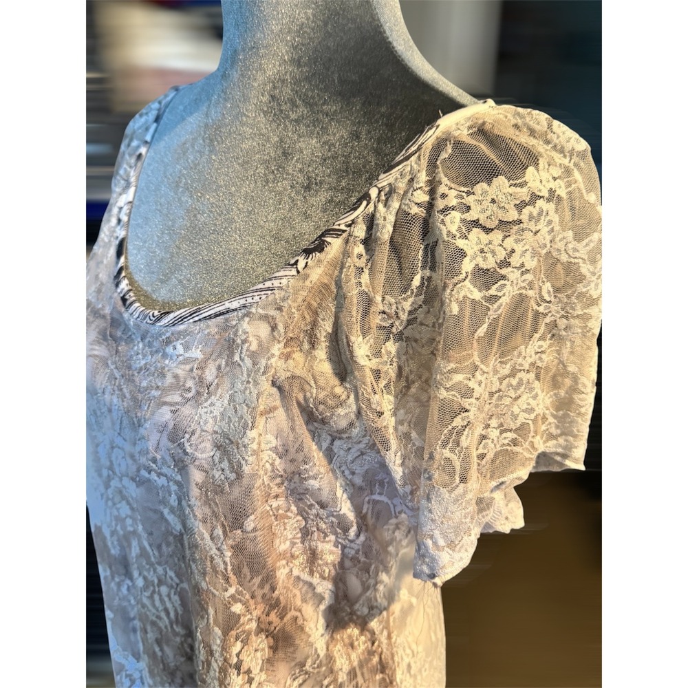Brittany Black Floral Lace Overlay Top White Gray Multi Color Sheer Sleeve XL - Picture 4 of 6